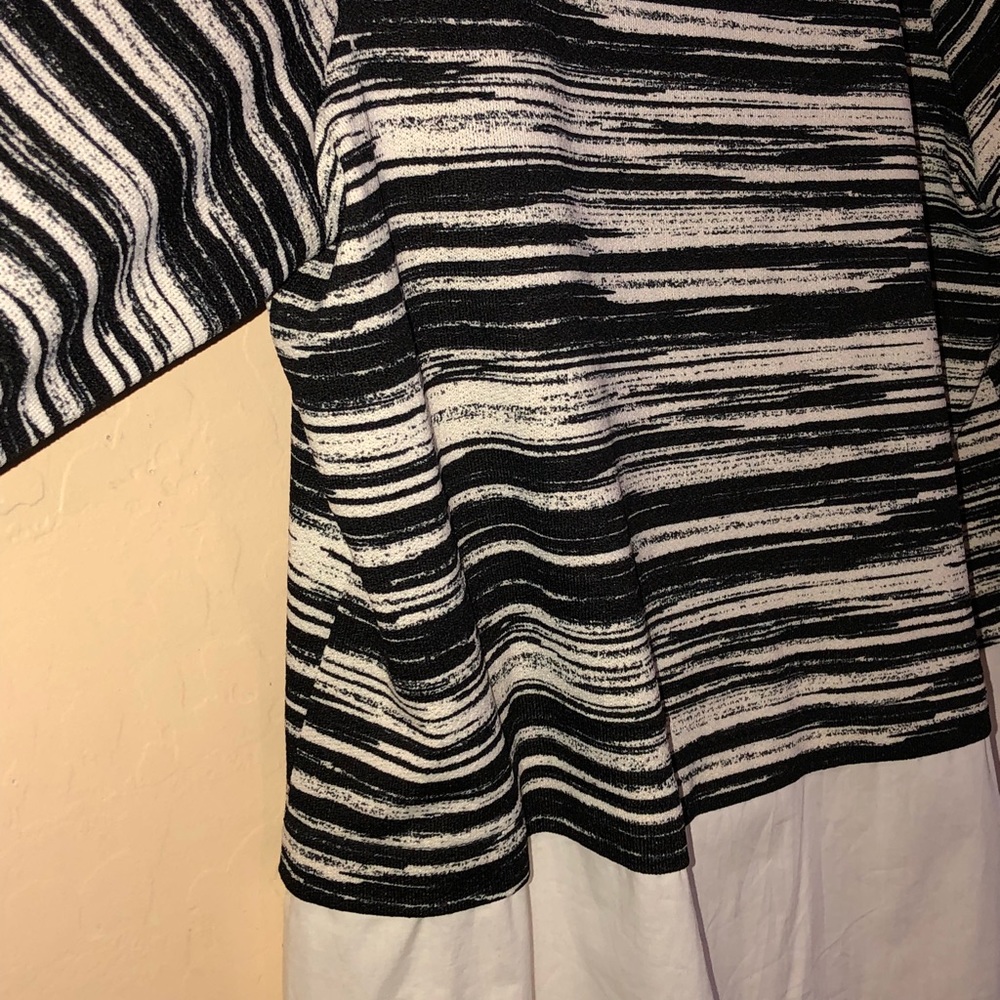 Sweater - Picture 3 of 5